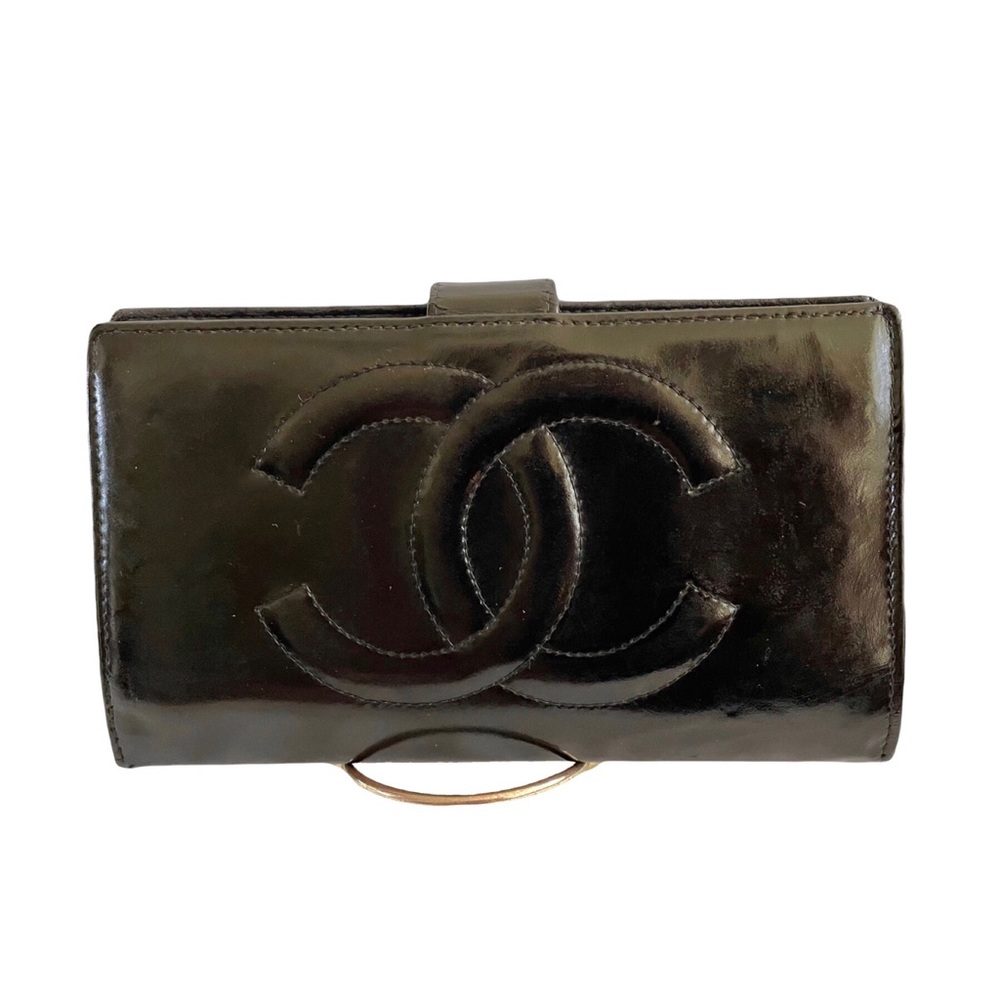 *SOLD* Vintage Chanel Large CC Patent Leather Wallet